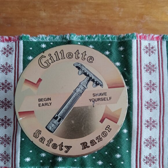 BUY ONE, GET ONE FREE TIN-Vintage Cheinco Gillette Company baby safety razor tin - Picture 2 of 4